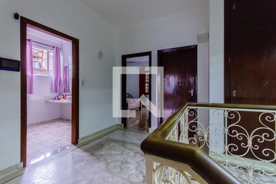 Hall dos Quartos de casa à venda com 3 quartos, 270m² em Cambuci, São Paulo