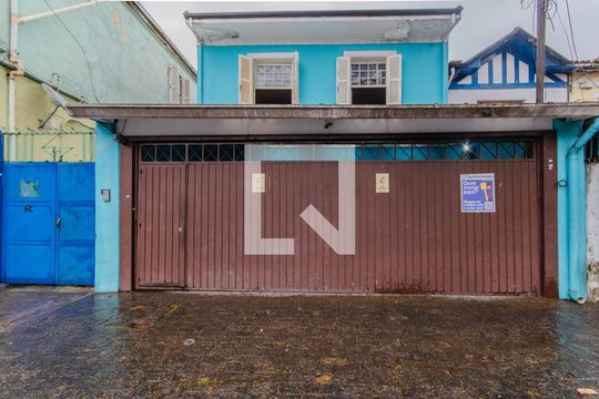 Fachada de casa à venda com 3 quartos, 270m² em Cambuci, São Paulo