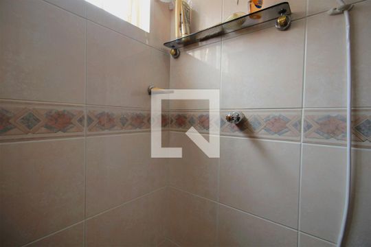 Banheiro de casa à venda com 3 quartos, 244m² em Cachoeirinha, Belo Horizonte