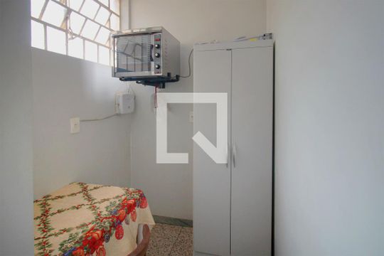 Dispensa de casa à venda com 3 quartos, 244m² em Cachoeirinha, Belo Horizonte