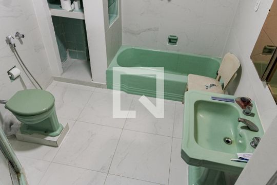 Banheiro 1 de apartamento para alugar com 4 quartos, 310m² em Leme, Rio de Janeiro