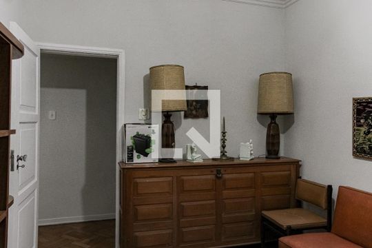Quarto 1 de apartamento para alugar com 4 quartos, 310m² em Leme, Rio de Janeiro