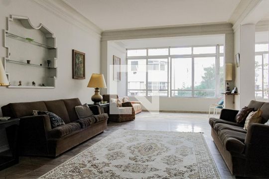Apartamento para alugar com 4 quartos, 310m² em Leme, Rio de Janeiro