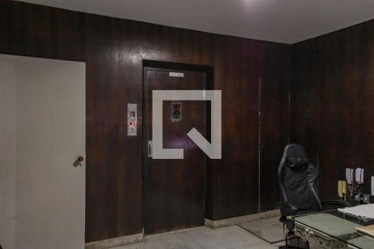 Elevador de apartamento para alugar com 4 quartos, 310m² em Leme, Rio de Janeiro