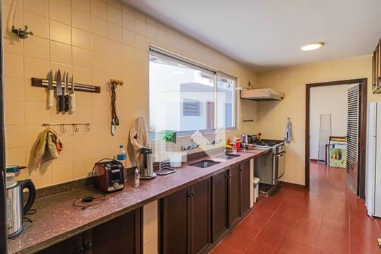 Cozinha de casa de condomínio à venda com 4 quartos, 560m² em Cidade São Francisco, São Paulo