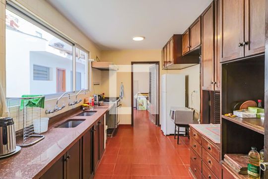 Cozinha de casa de condomínio à venda com 4 quartos, 560m² em Cidade São Francisco, São Paulo