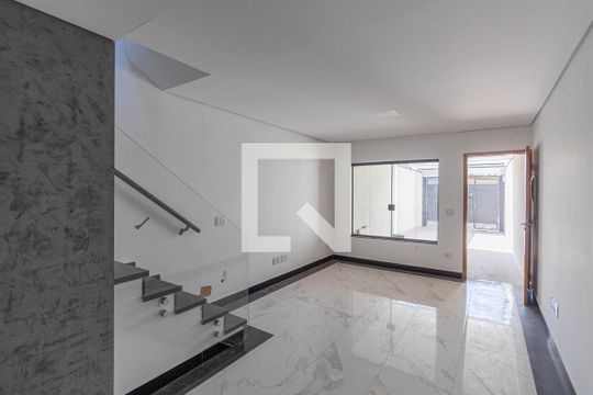 Casa à venda com 3 quartos, 135m² em Vila São Geraldo, São Paulo