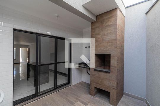 Churrasqueira de casa à venda com 3 quartos, 135m² em Vila São Geraldo, São Paulo