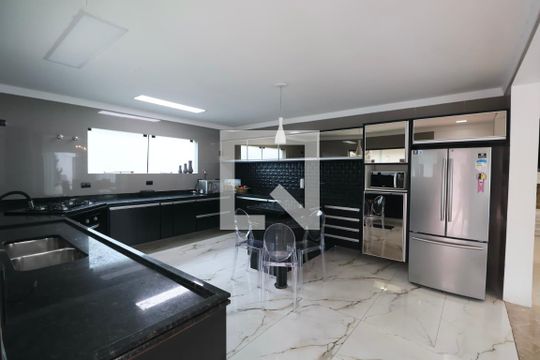 Cozinha de casa para alugar com 5 quartos, 600m² em Enseada, Guarujá
