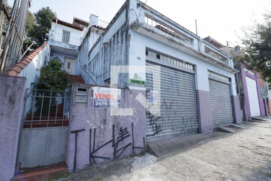 Fachada de casa à venda com 3 quartos, 600m² em Vila Baruel, São Paulo