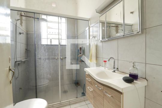 Banheiro  de casa à venda com 3 quartos, 600m² em Vila Baruel, São Paulo