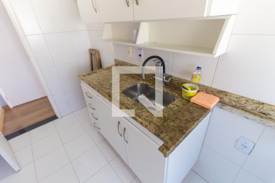 Cozinha de apartamento para alugar com 2 quartos, 40m² em Cambuci, São Paulo