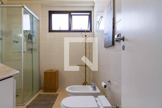 Banheiro Quarto 3 de apartamento à venda com 3 quartos, 216m² em Vila Suzana, São Paulo