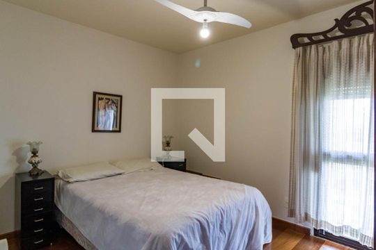 Quarto 1 de apartamento à venda com 3 quartos, 216m² em Vila Suzana, São Paulo
