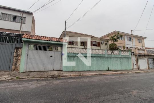 Fachada de casa à venda com 3 quartos, 304m² em Vila Ede, São Paulo