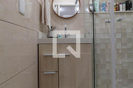 Banheiro Suíte de casa à venda com 2 quartos, 120m² em Jardim Itapema, São Paulo