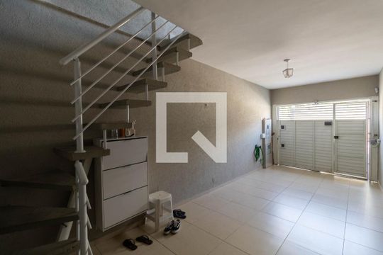 Garagem de casa à venda com 2 quartos, 120m² em Jardim Itapema, São Paulo