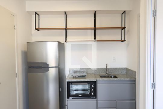 Cozinha de apartamento para alugar com 1 quarto, 29m² em Moema, São Paulo