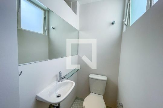 Lavabo de apartamento para alugar com 2 quartos, 85m² em Cerqueira César, São Paulo