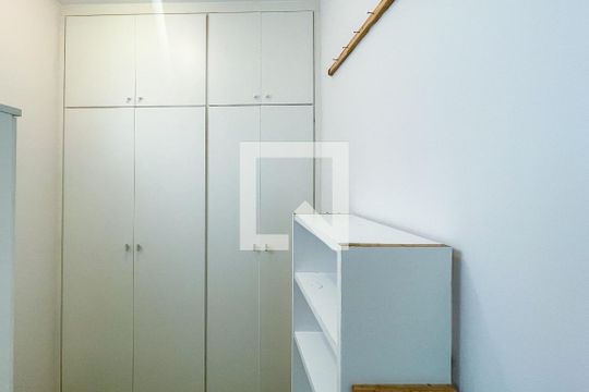 Quarto de Serviço de apartamento para alugar com 2 quartos, 85m² em Cerqueira César, São Paulo