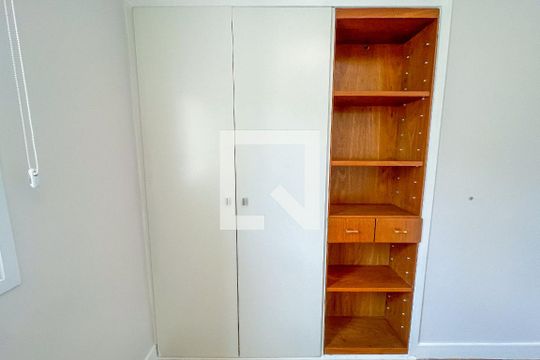Quarto 1 de apartamento para alugar com 2 quartos, 85m² em Cerqueira César, São Paulo