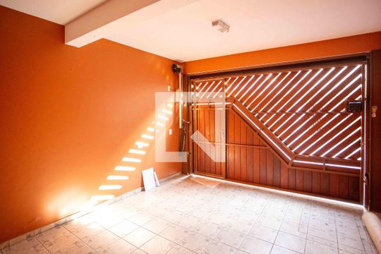 Garagem de casa à venda com 2 quartos, 150m² em Conceição, Diadema