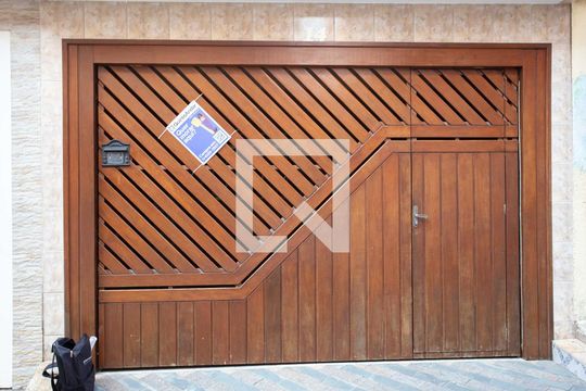 Fachada de casa à venda com 2 quartos, 150m² em Conceição, Diadema