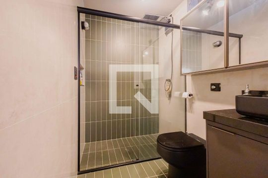 Banheiro de apartamento à venda com 1 quarto, 60m² em Cerqueira César, São Paulo