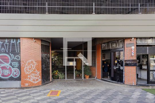 Fachada de apartamento à venda com 1 quarto, 60m² em Cerqueira César, São Paulo