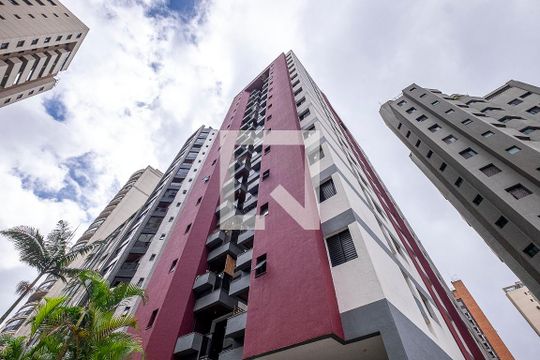 Fachada de apartamento à venda com 2 quartos, 68m² em Pinheiros, São Paulo