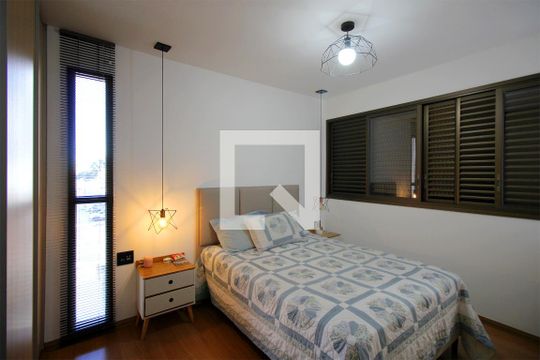 Suite de apartamento à venda com 3 quartos, 90m² em Sagrada Família, Belo Horizonte