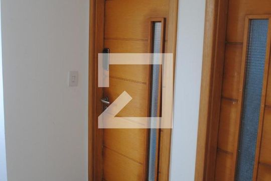 Porta de apartamento para alugar com 1 quarto, 68m² em Patamares, Salvador