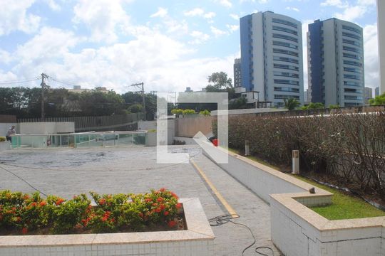 Entrada de apartamento para alugar com 1 quarto, 68m² em Patamares, Salvador