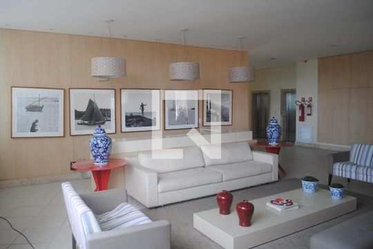 Hall de entrada de apartamento para alugar com 1 quarto, 68m² em Patamares, Salvador