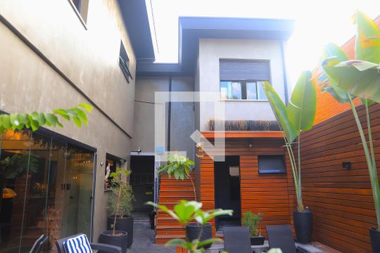 Área externa de casa à venda com 2 quartos, 480m² em Indianópolis, São Paulo
