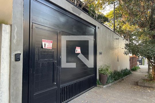 Fachada de casa à venda com 2 quartos, 480m² em Indianópolis, São Paulo