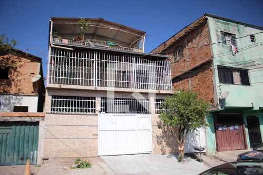 Fachada de casa à venda com 4 quartos, 250m² em Darcy Vargas, Contagem