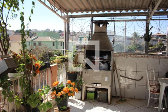Churrasqueira de casa à venda com 4 quartos, 250m² em Darcy Vargas, Contagem