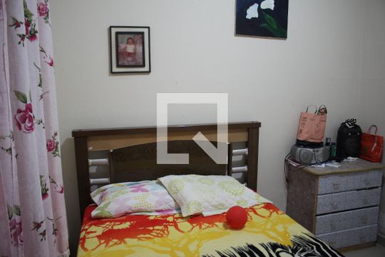 Quarto de casa à venda com 4 quartos, 250m² em Darcy Vargas, Contagem