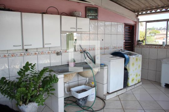 Área de Serviço de casa à venda com 4 quartos, 250m² em Darcy Vargas, Contagem