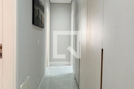 Corredor de apartamento à venda com 2 quartos, 81m² em Alphaville Empresarial, Barueri