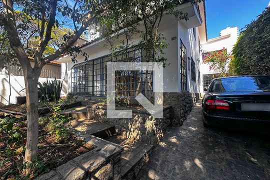 Garagem e Jardim de casa para alugar com 3 quartos, 350m² em Santo Amaro, São Paulo
