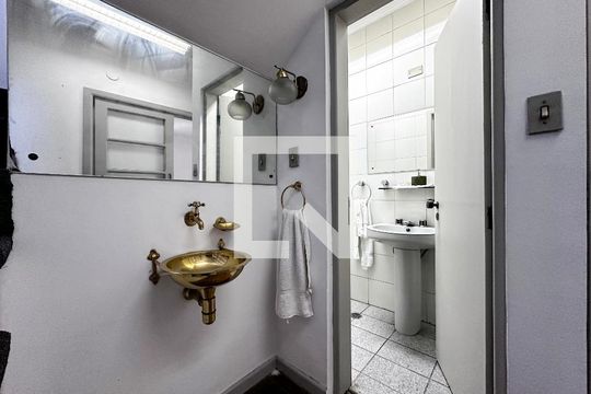 Lavabo de casa à venda com 3 quartos, 350m² em Santo Amaro, São Paulo