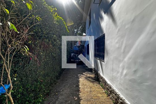 Garagem de casa à venda com 3 quartos, 350m² em Santo Amaro, São Paulo