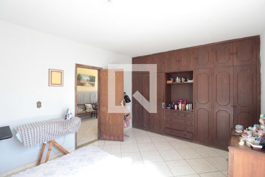 Quarto 1 de casa à venda com 3 quartos, 150m² em Europa (venda Nova), Belo Horizonte