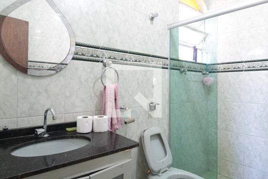 Banheiro Social de casa à venda com 3 quartos, 150m² em Europa (venda Nova), Belo Horizonte