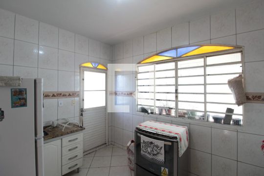 Cozinha de casa à venda com 3 quartos, 150m² em Europa (venda Nova), Belo Horizonte