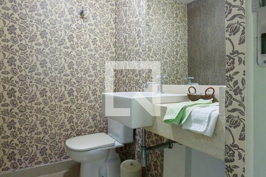 Lavabo de apartamento para alugar com 4 quartos, 317m² em Santo Amaro, São Paulo