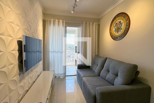 Sala de apartamento à venda com 3 quartos, 72m² em Jardim Tupanci, Barueri