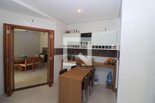 Cozinha de casa à venda com 4 quartos, 539m² em Vila Esperança, São Paulo
